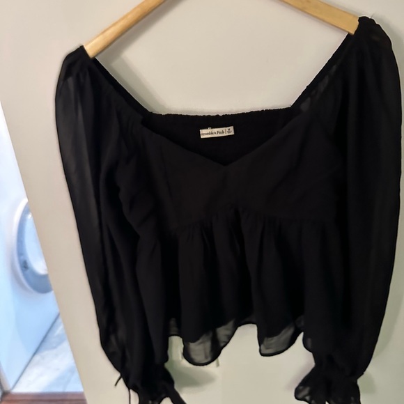 A&F long sleeve flowy blouse/going out top - Picture 3 of 3